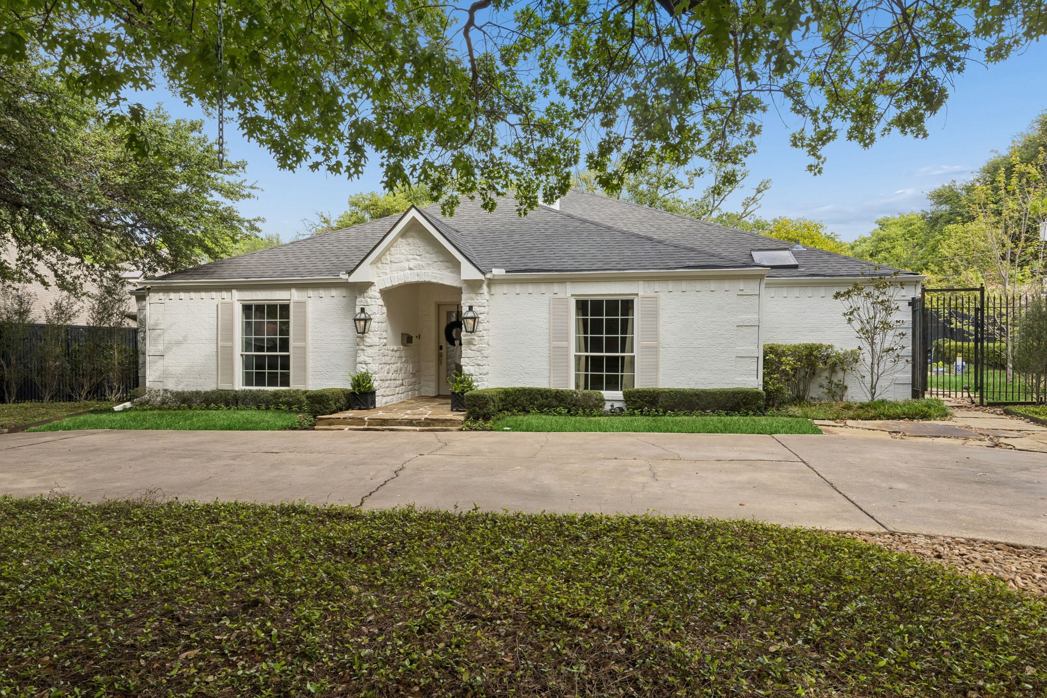 3827 N Versailles Avenue Dallas TX 75209