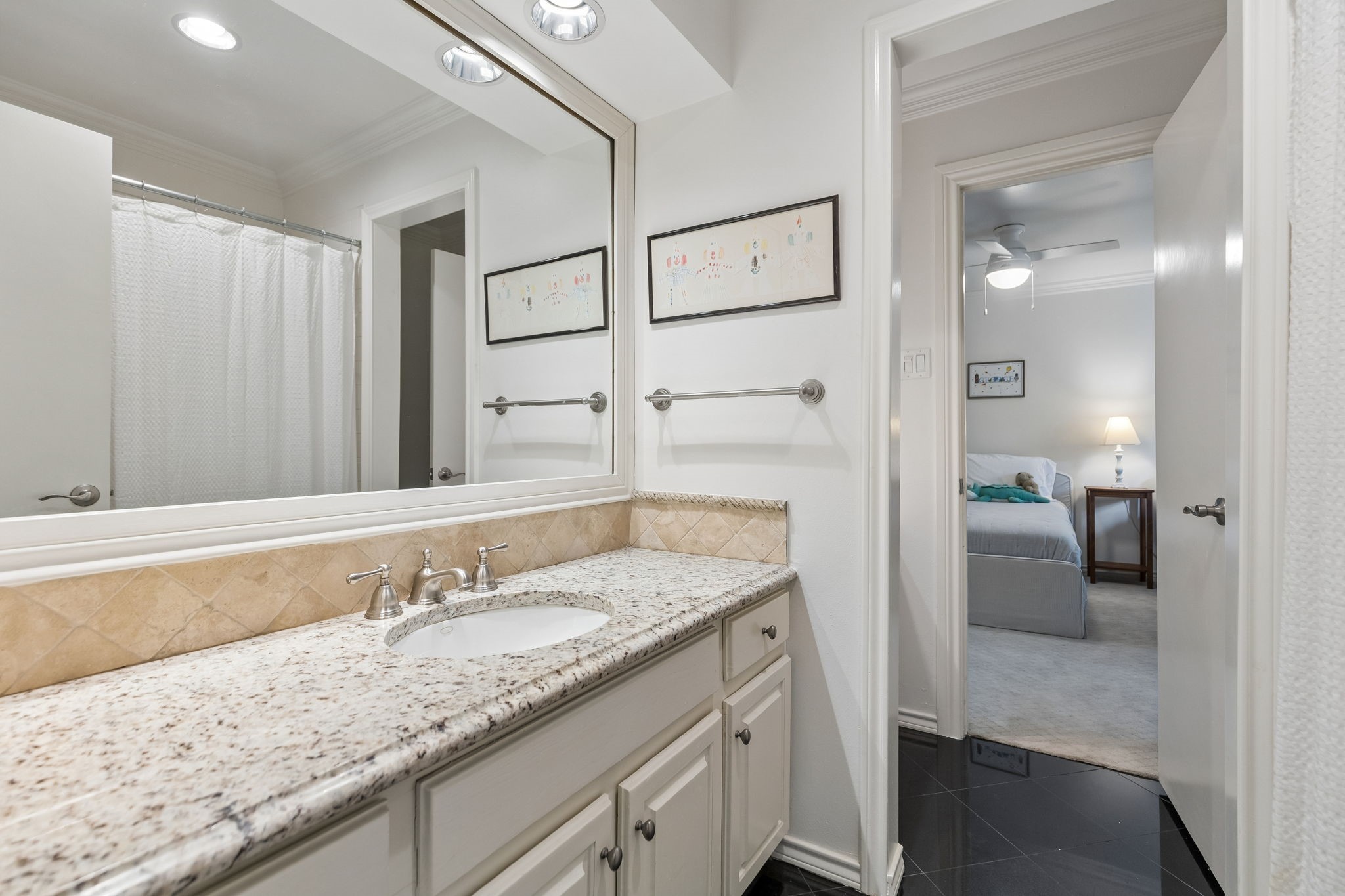 3827 N Versailles Avenue Dallas TX 75209