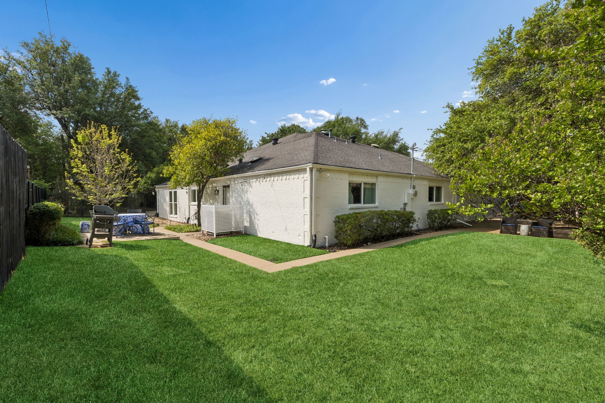 3827 N Versailles Avenue Dallas TX 75209