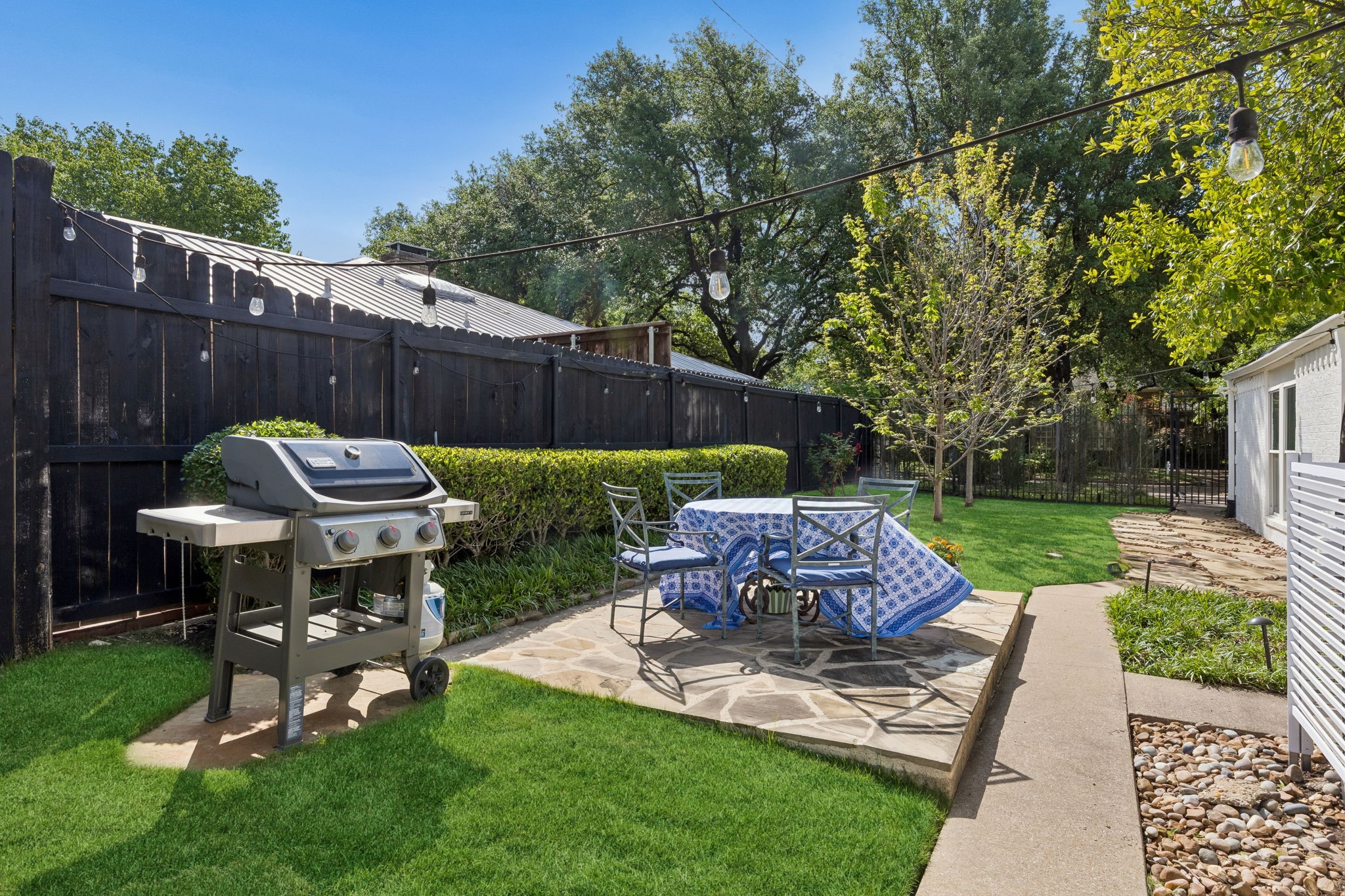 3827 N Versailles Avenue Dallas TX 75209
