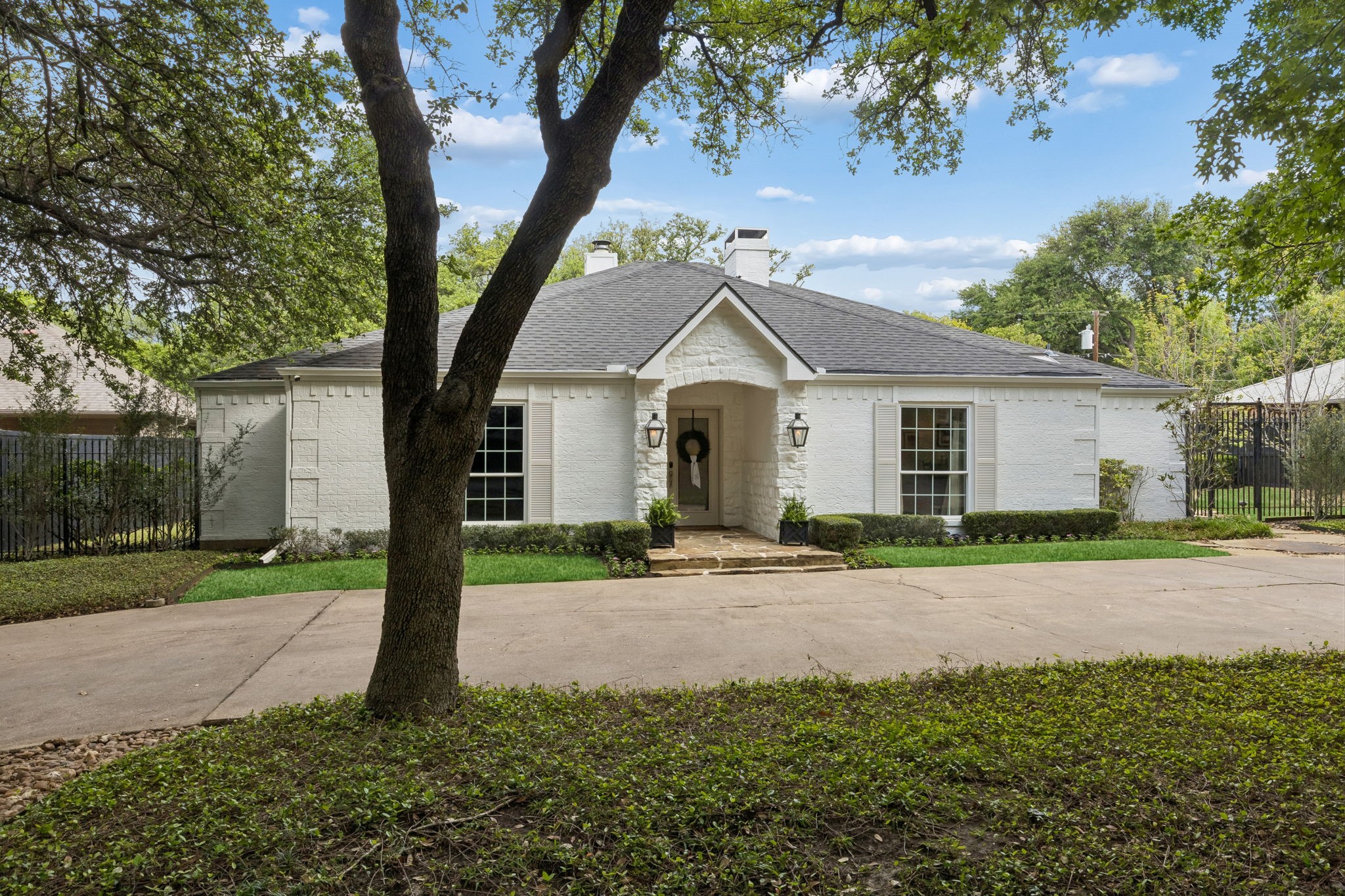 3827 N Versailles Avenue Dallas TX 75209