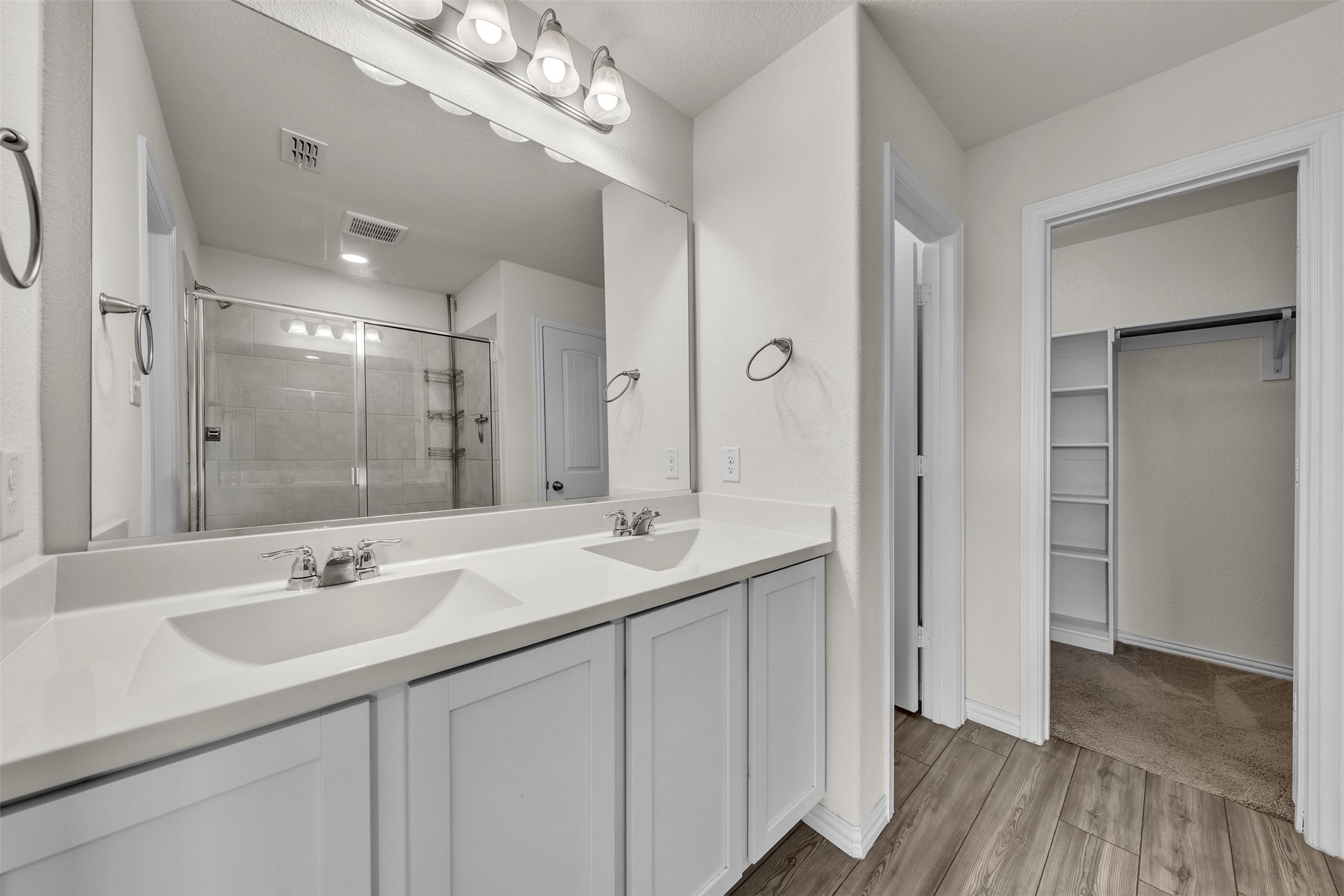9106 Fall Creek Court Arlington TX 76002