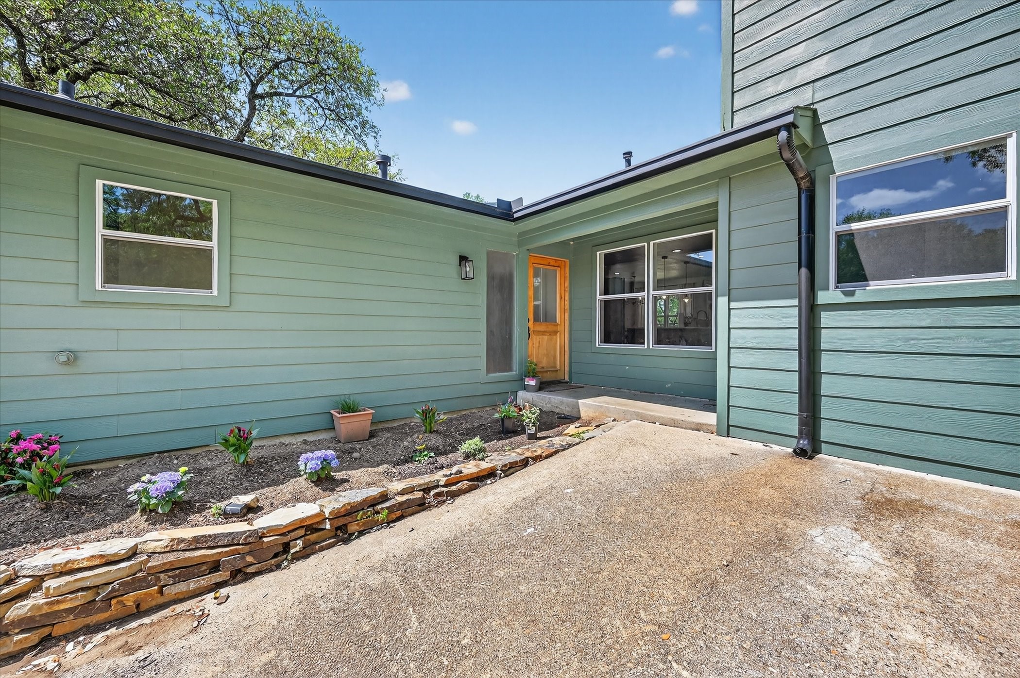 7036 Lotus Trail Lake Worth TX 76135