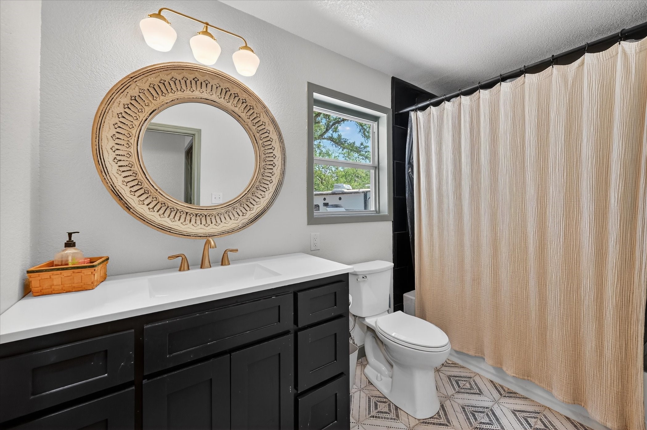 7036 Lotus Trail Lake Worth TX 76135