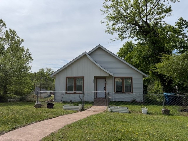 1400 W Chestnut Denison TX 75021