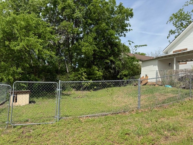1400 W Chestnut Denison TX 75021