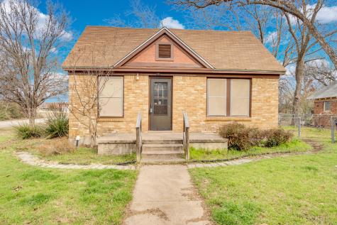 101 E Miller Street Burleson TX 76028