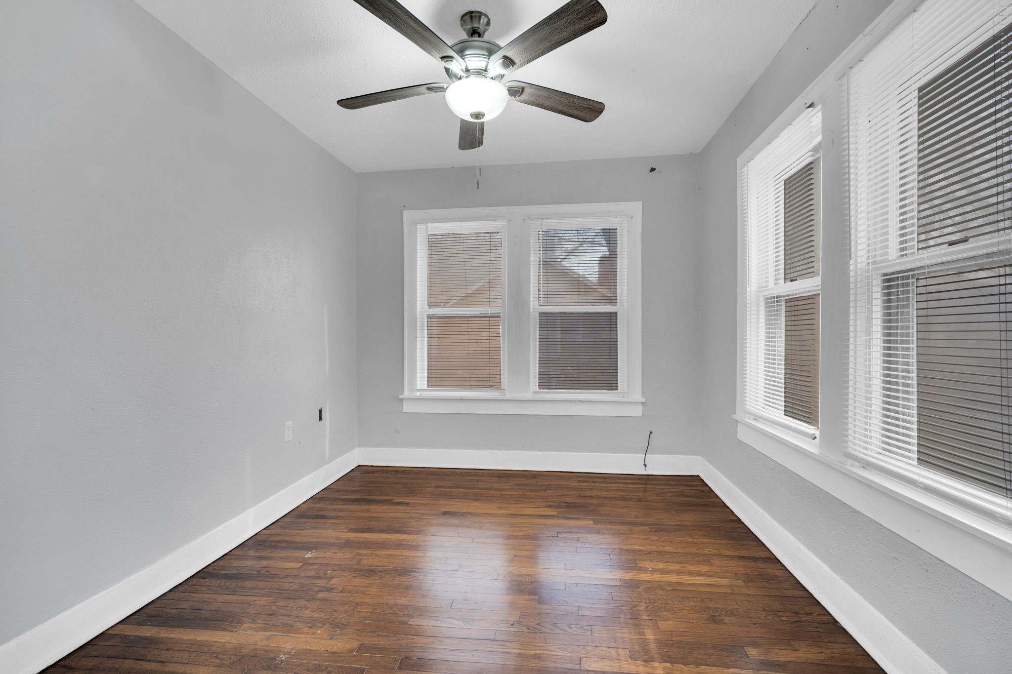 101 E Miller Street Burleson TX 76028
