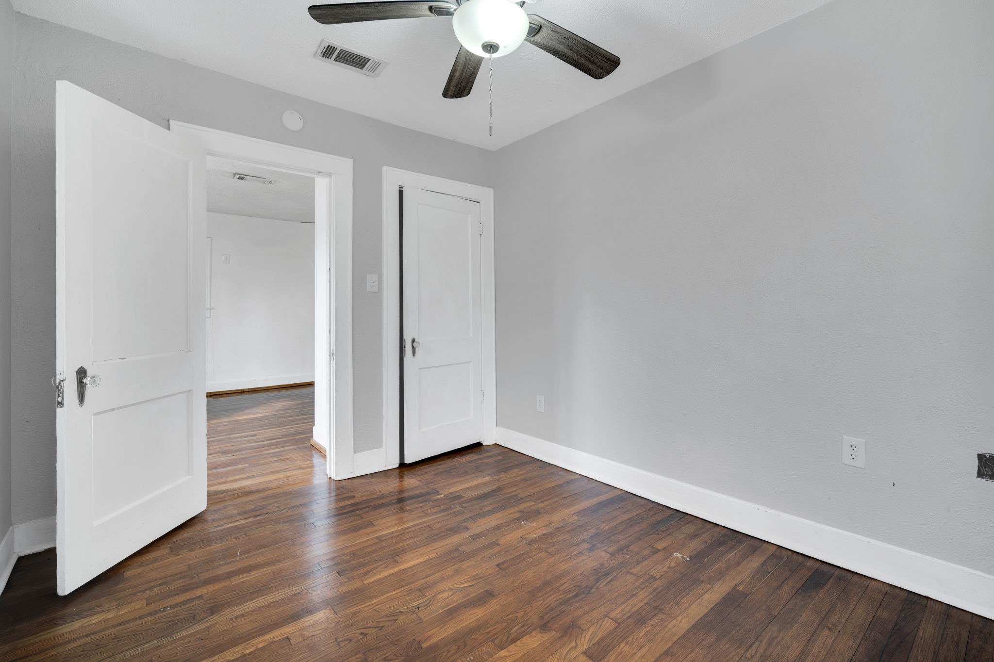 101 E Miller Street Burleson TX 76028
