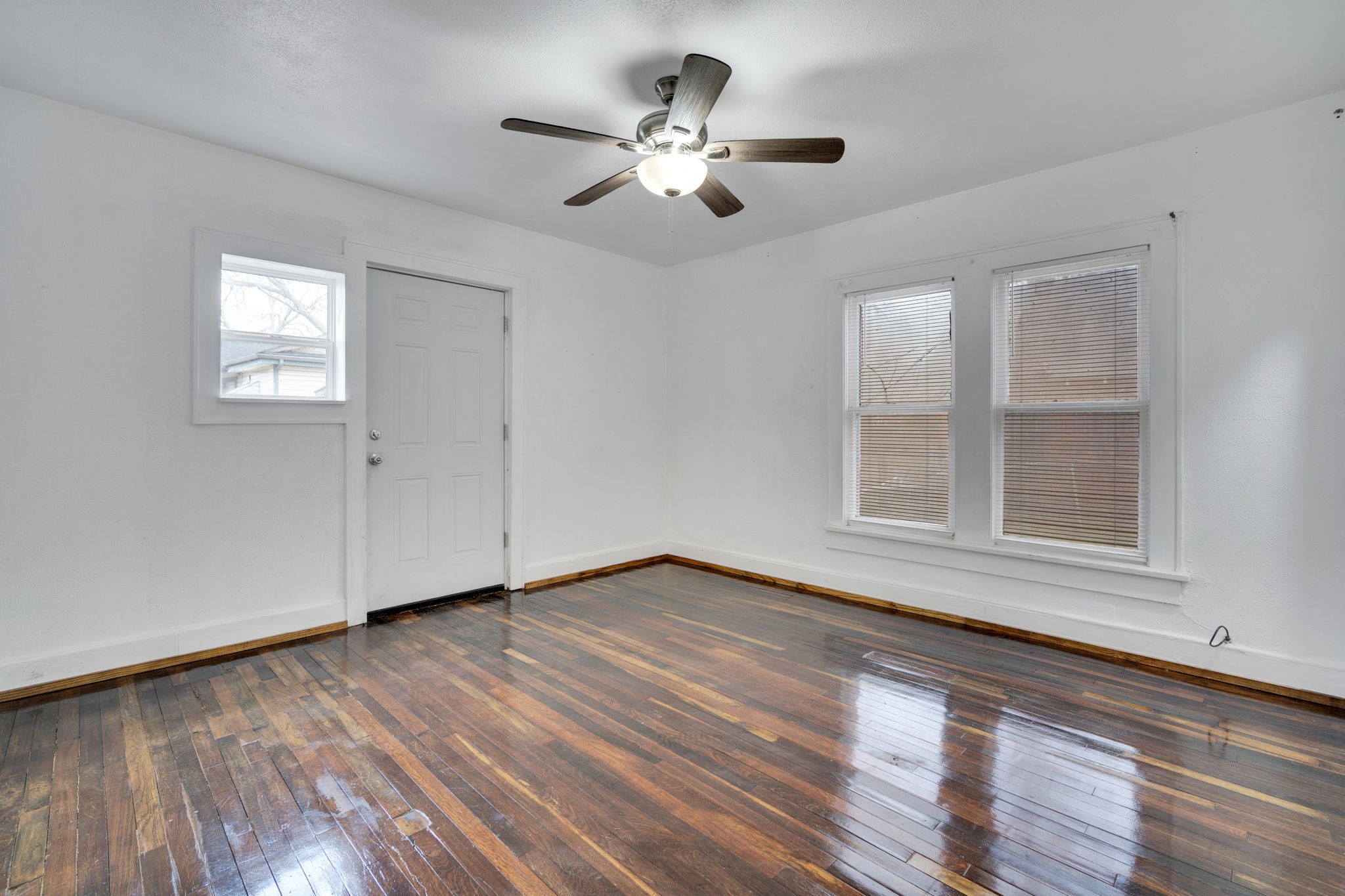 101 E Miller Street Burleson TX 76028