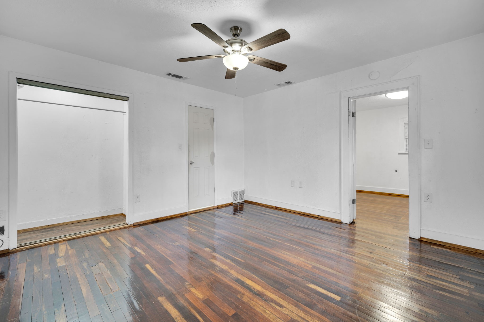 101 E Miller Street Burleson TX 76028