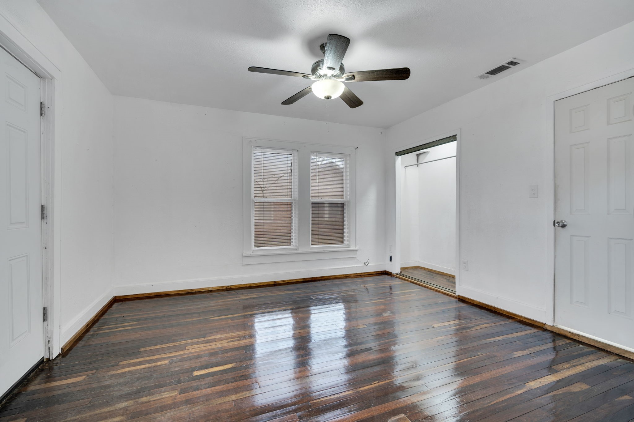101 E Miller Street Burleson TX 76028