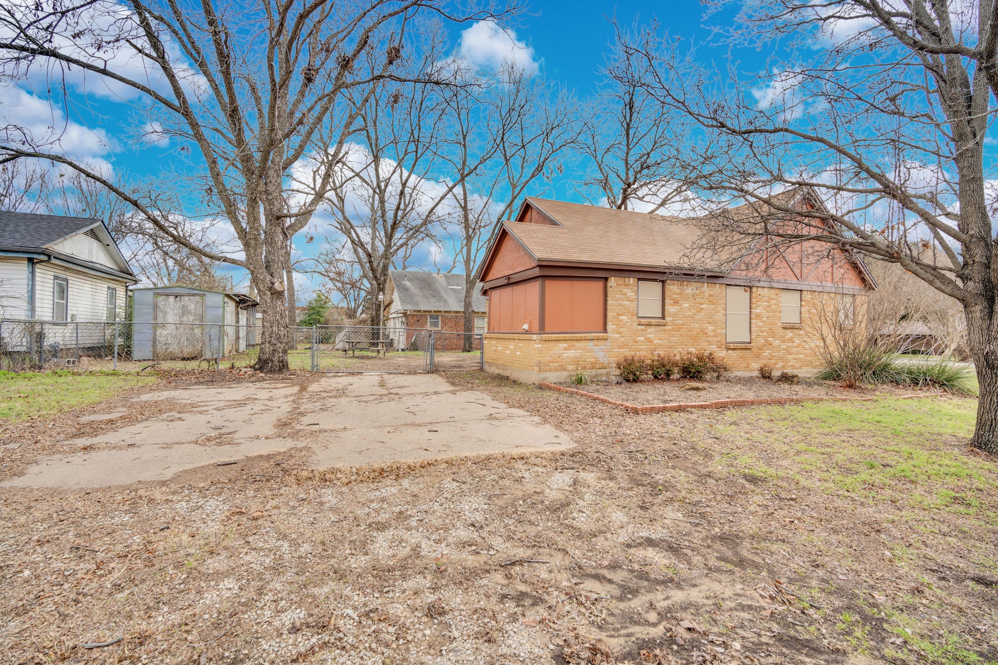 101 E Miller Street Burleson TX 76028