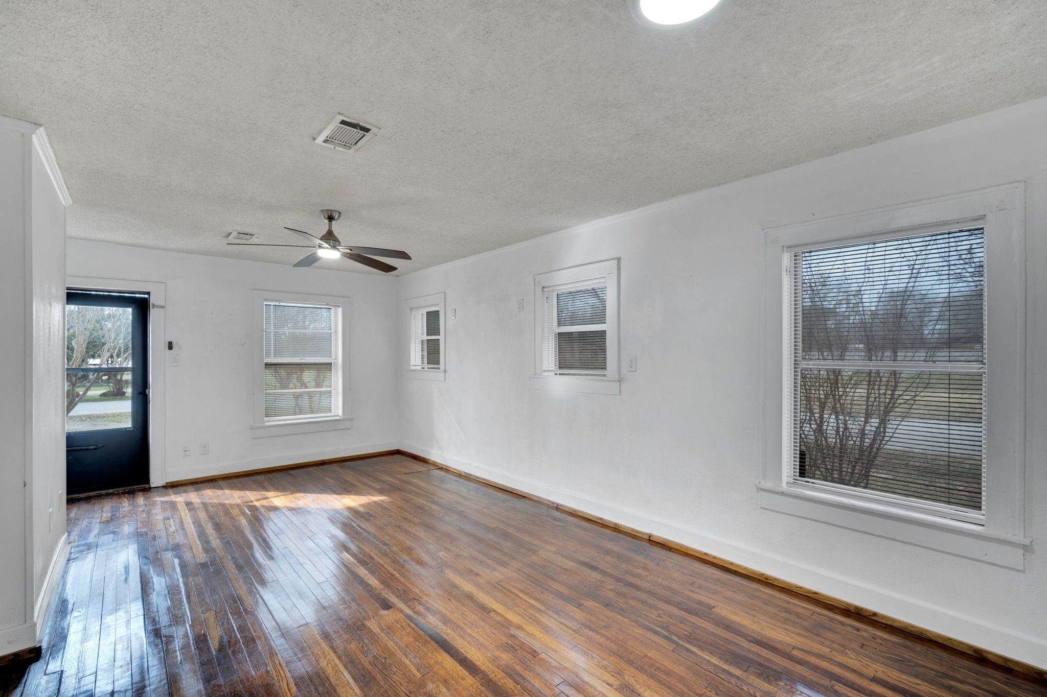 101 E Miller Street Burleson TX 76028