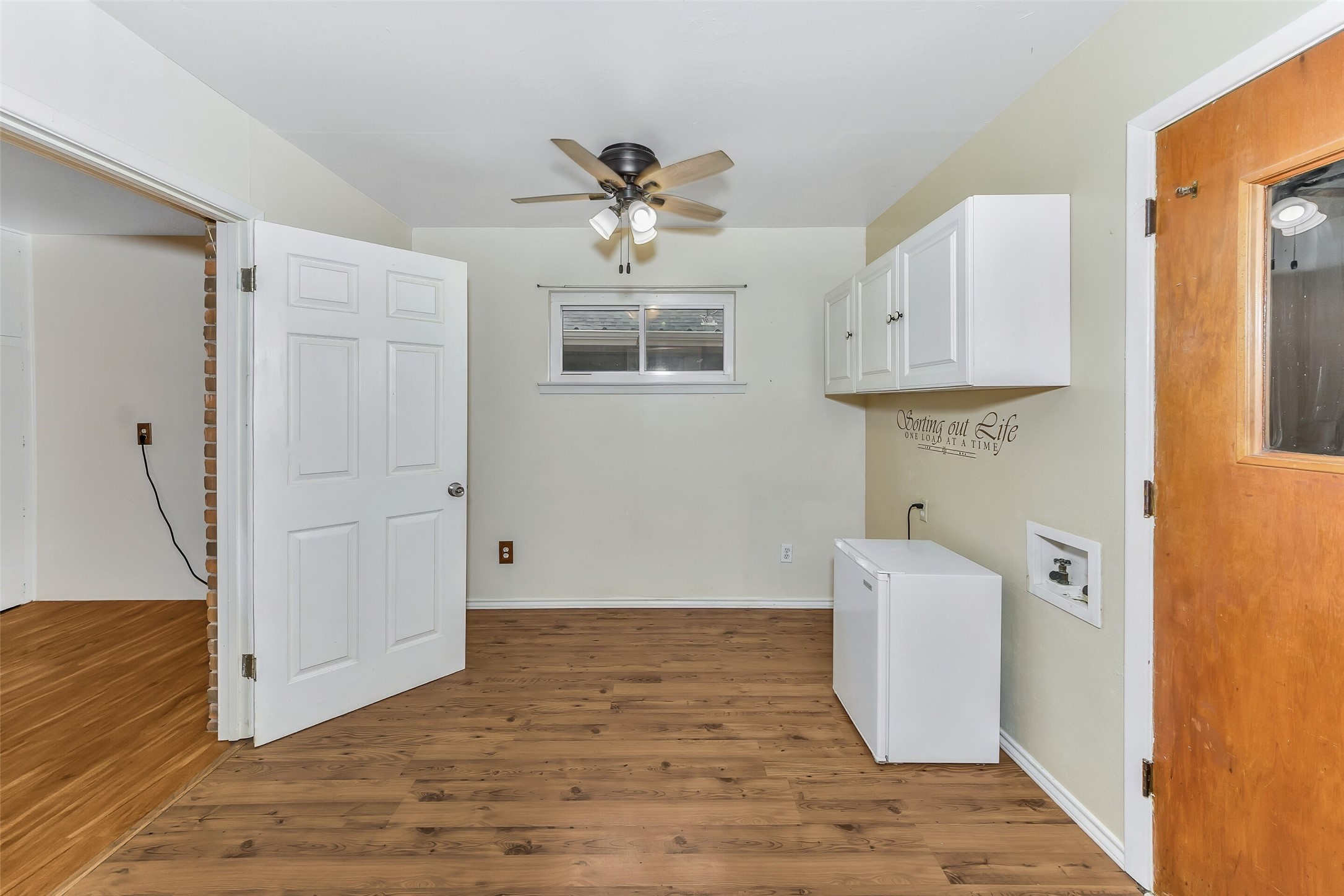 1916 Valley Lane Arlington TX 76013