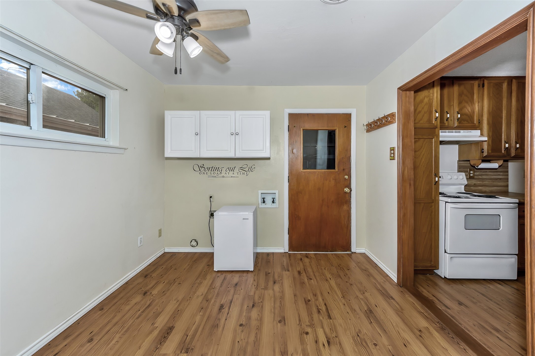 1916 Valley Lane Arlington TX 76013