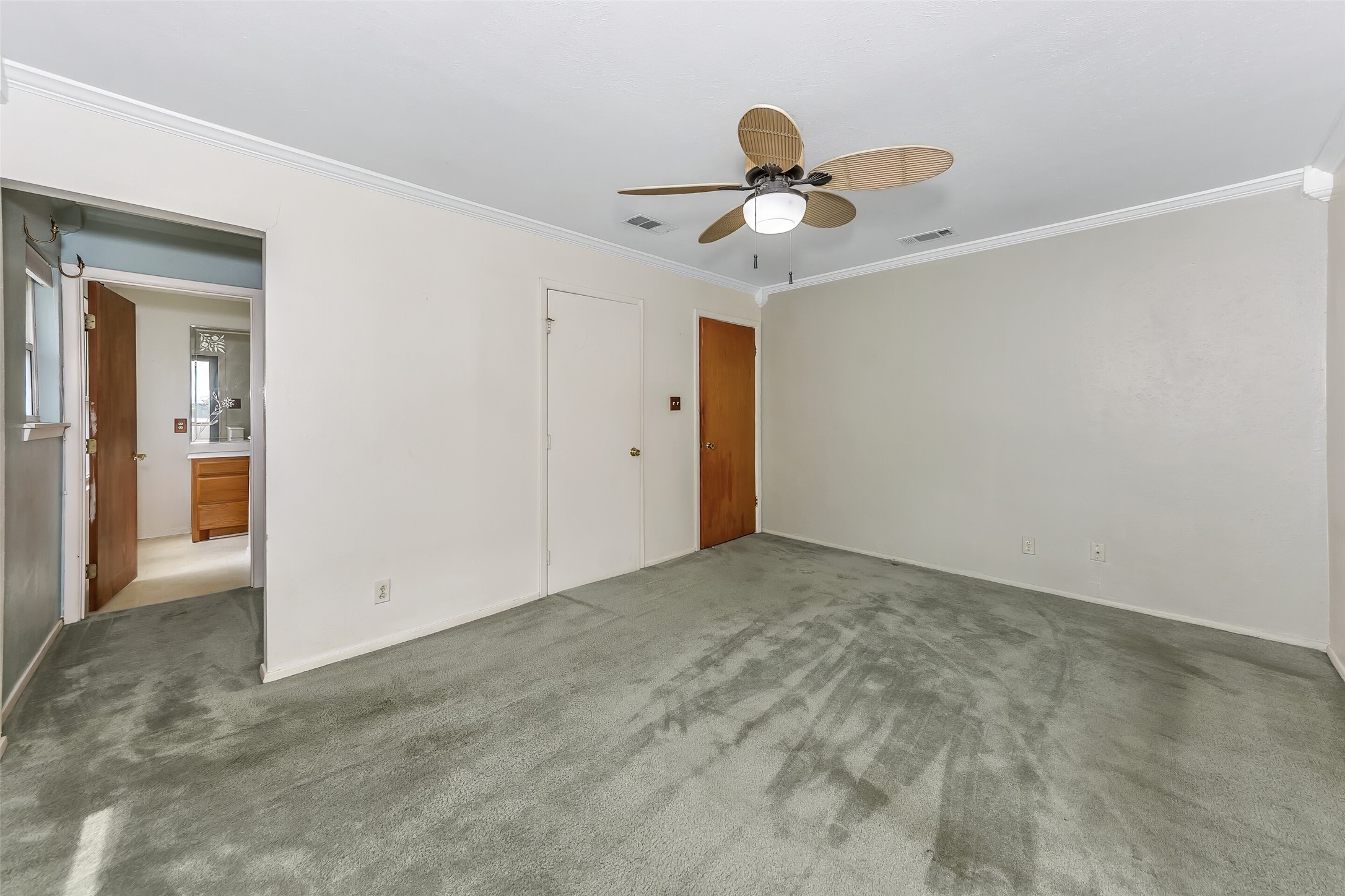 1916 Valley Lane Arlington TX 76013