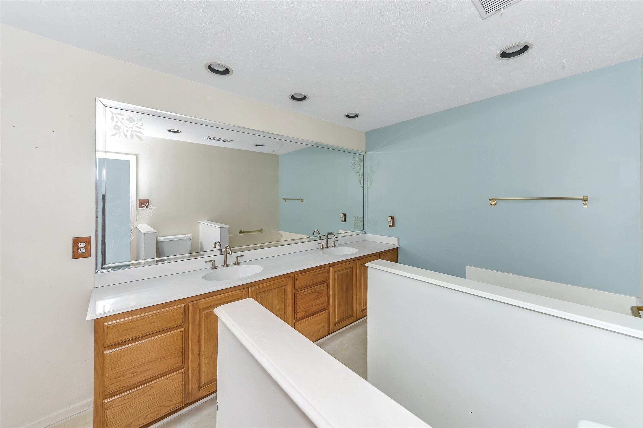1916 Valley Lane Arlington TX 76013