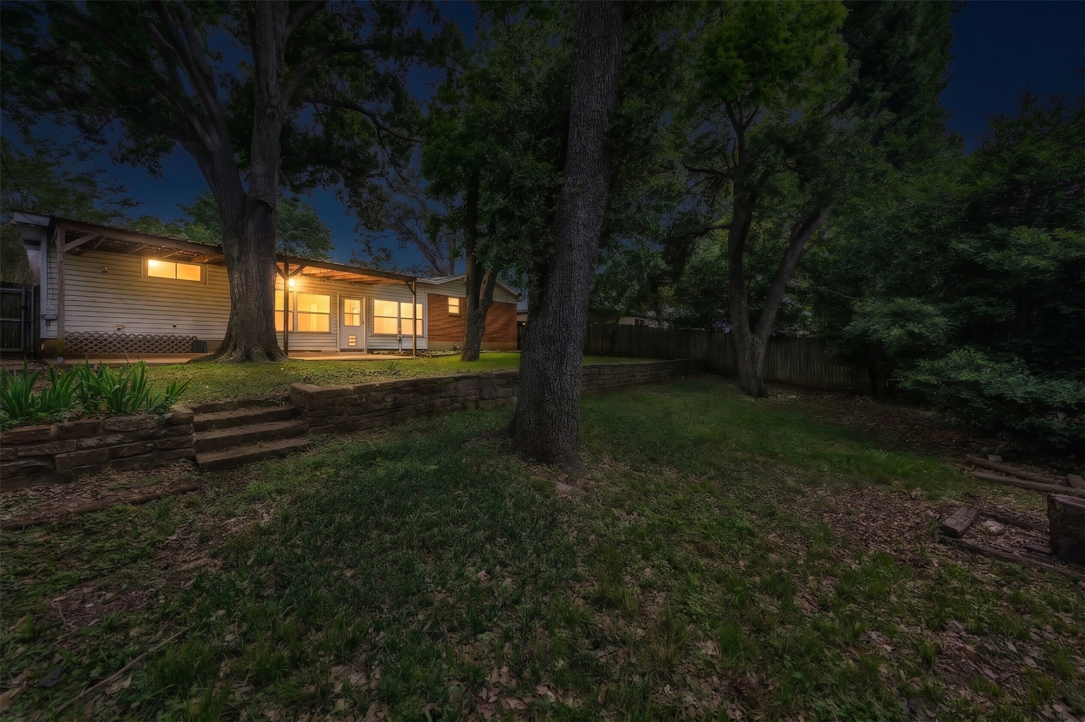1916 Valley Lane Arlington TX 76013