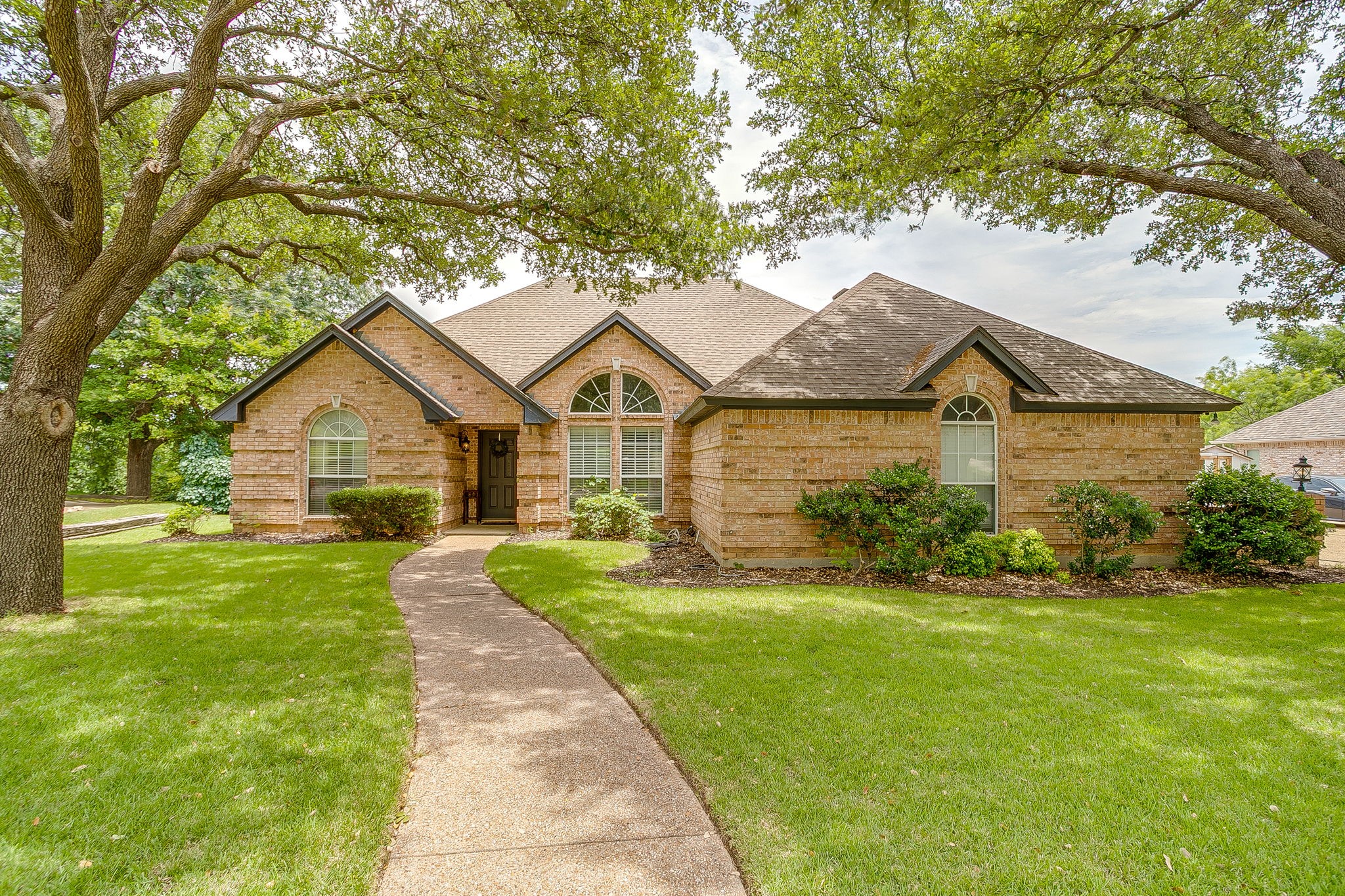9928 Wandering Way Street Benbrook TX 76126