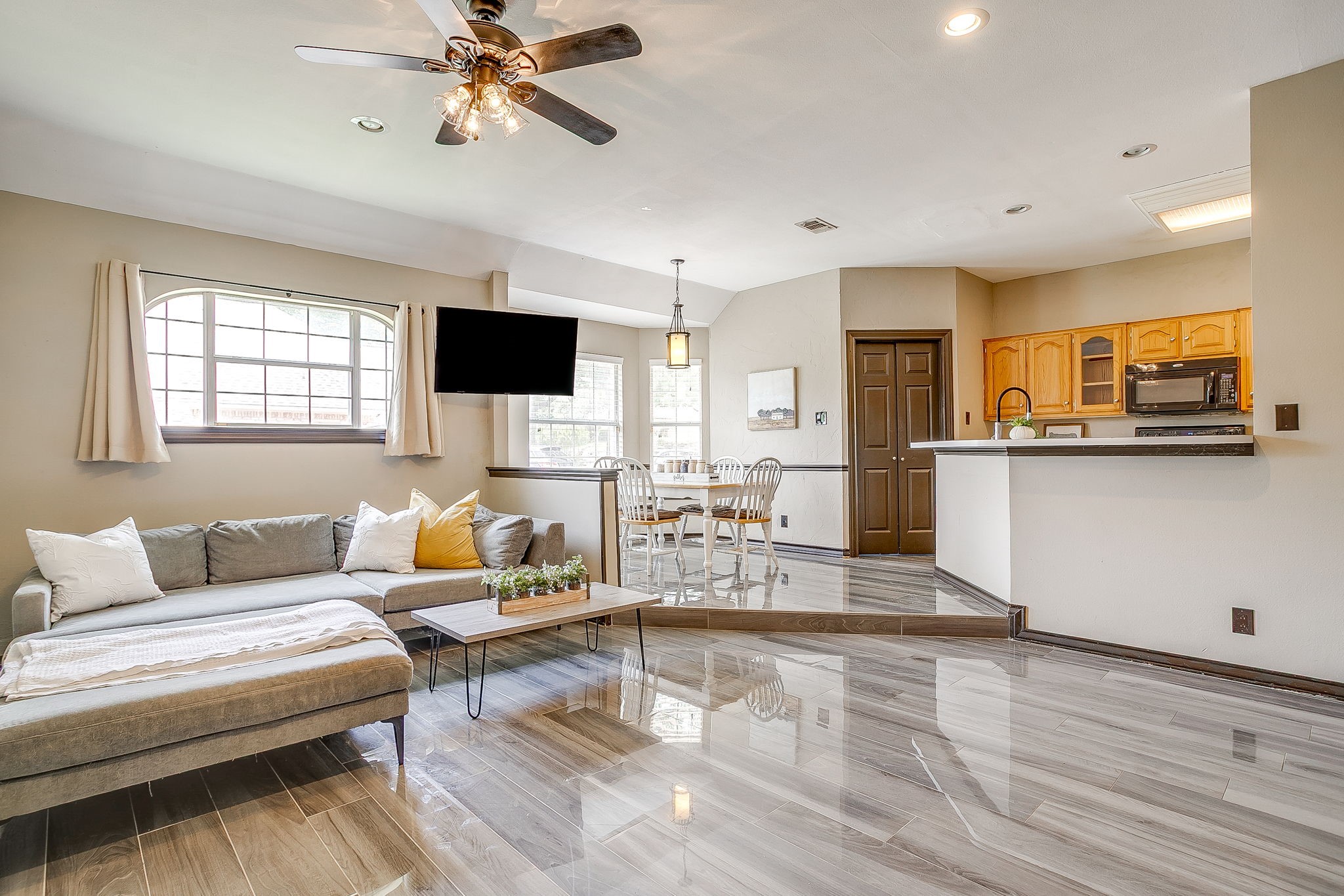 9928 Wandering Way Street Benbrook TX 76126
