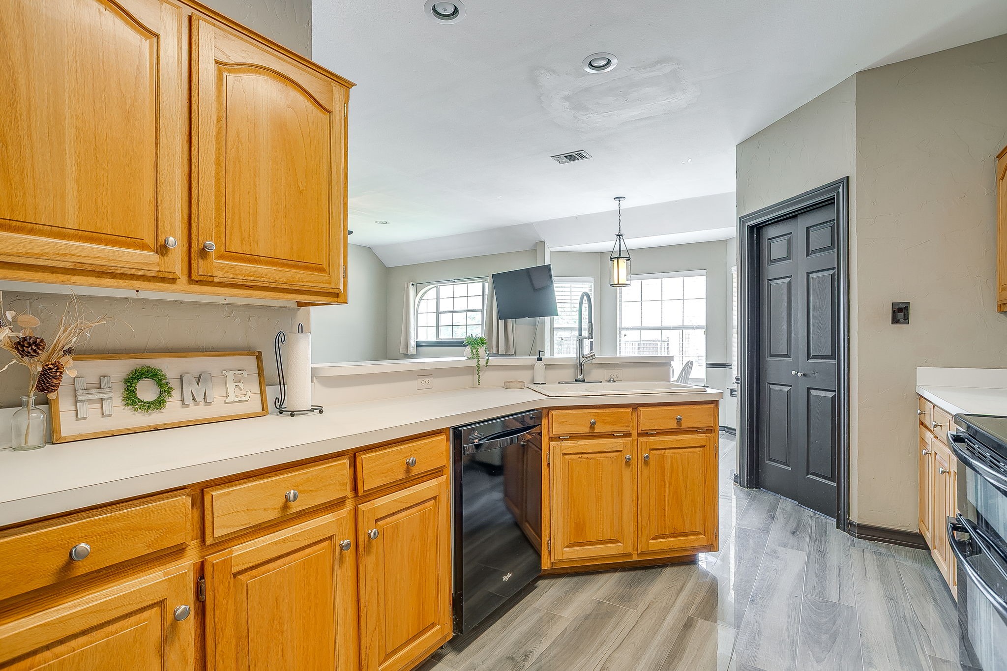 9928 Wandering Way Street Benbrook TX 76126