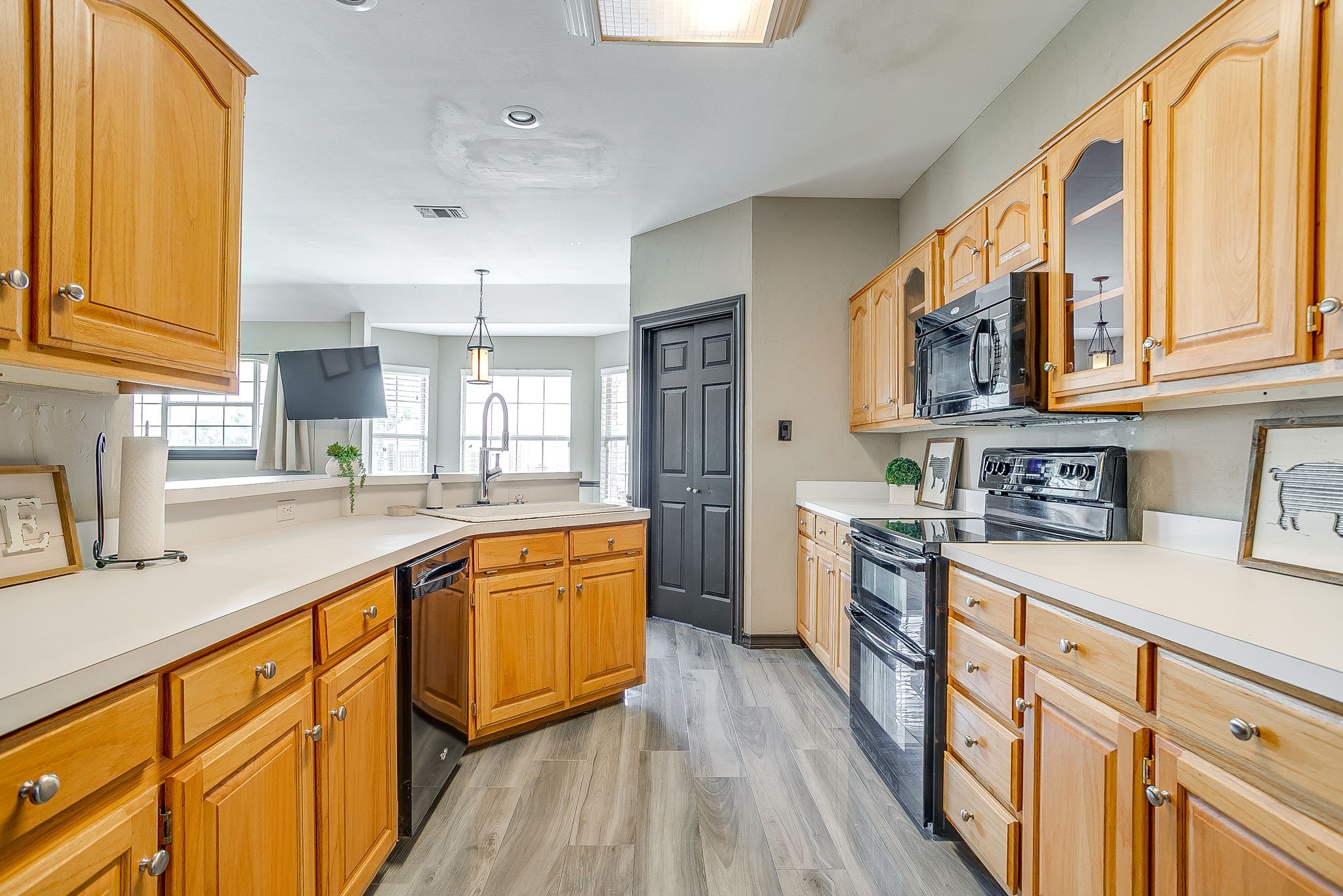 9928 Wandering Way Street Benbrook TX 76126