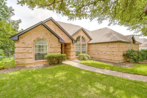 9928 Wandering Way Street Benbrook TX 76126