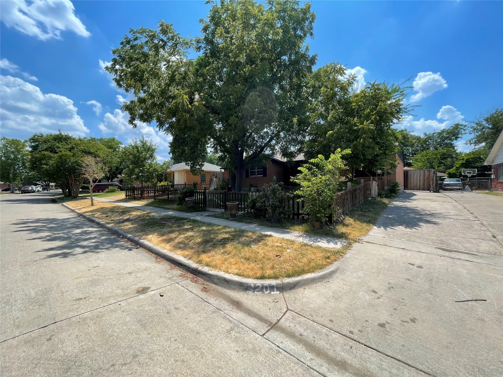 3201 Ranch Drive Garland TX 75041