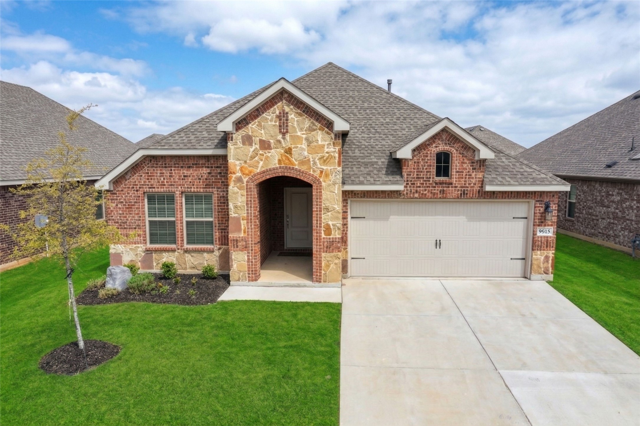 9813 Daisy Mae Lane Aubrey TX 76227