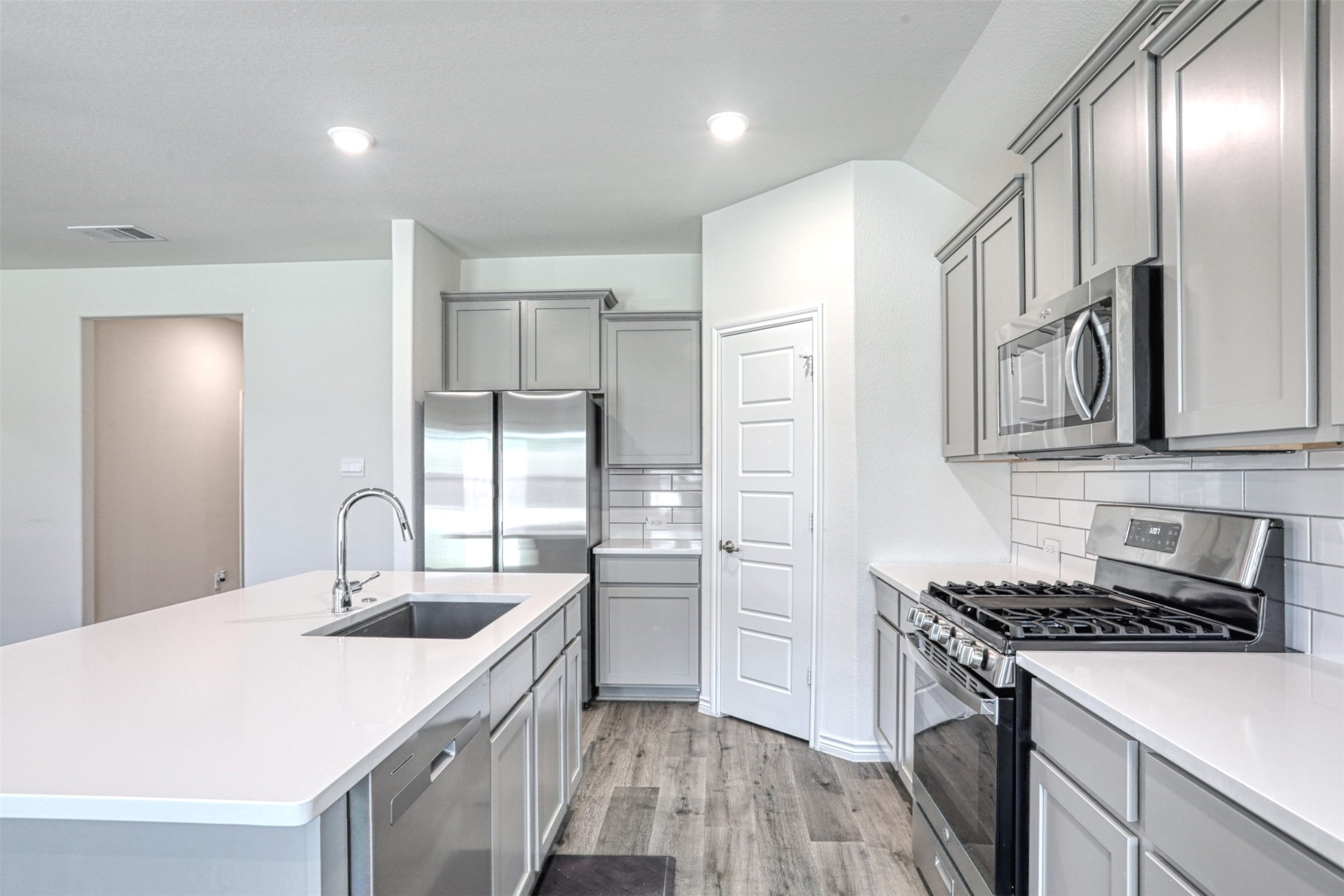 9813 Daisy Mae Lane Aubrey TX 76227