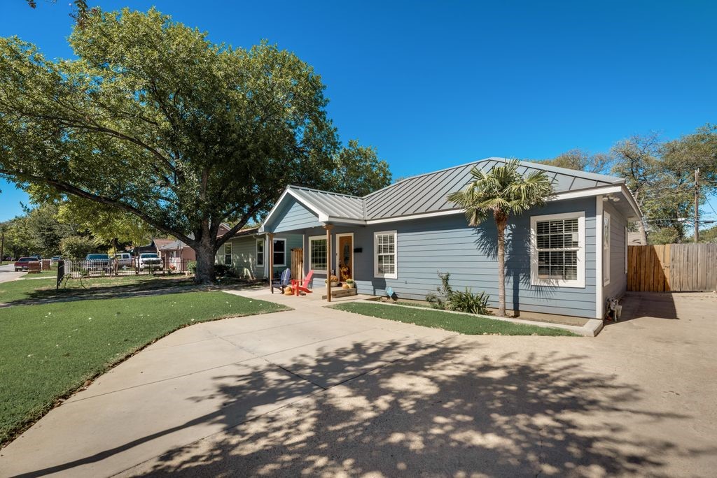 1221 Blalock Avenue Fort Worth TX 76115