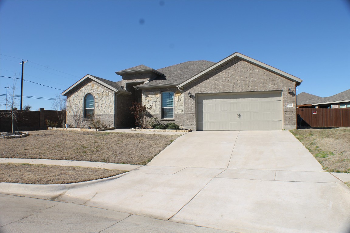 1333 Highpoint Circle Grand Prairie TX 75052