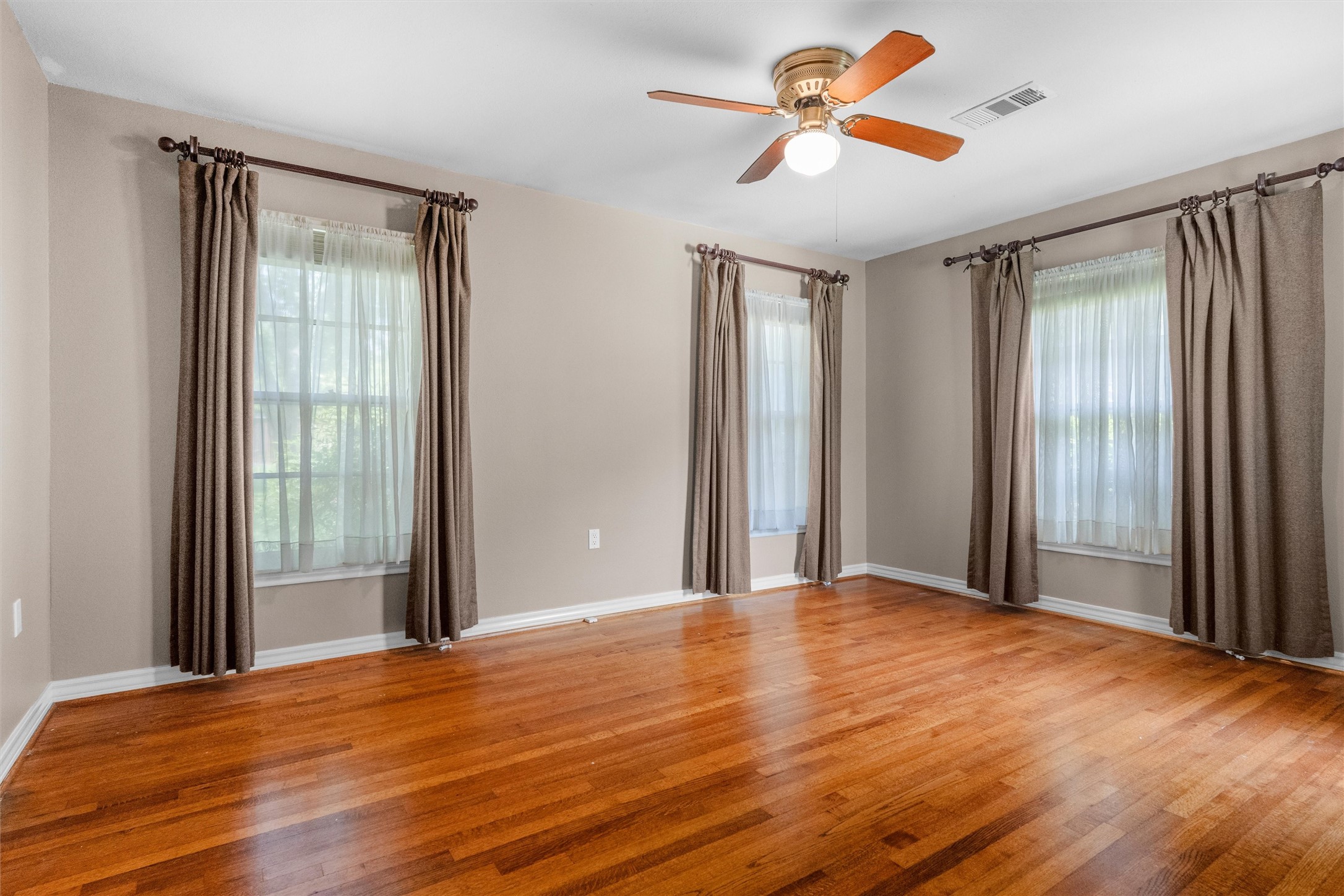 3744 Somerset Lane Fort Worth TX 76109