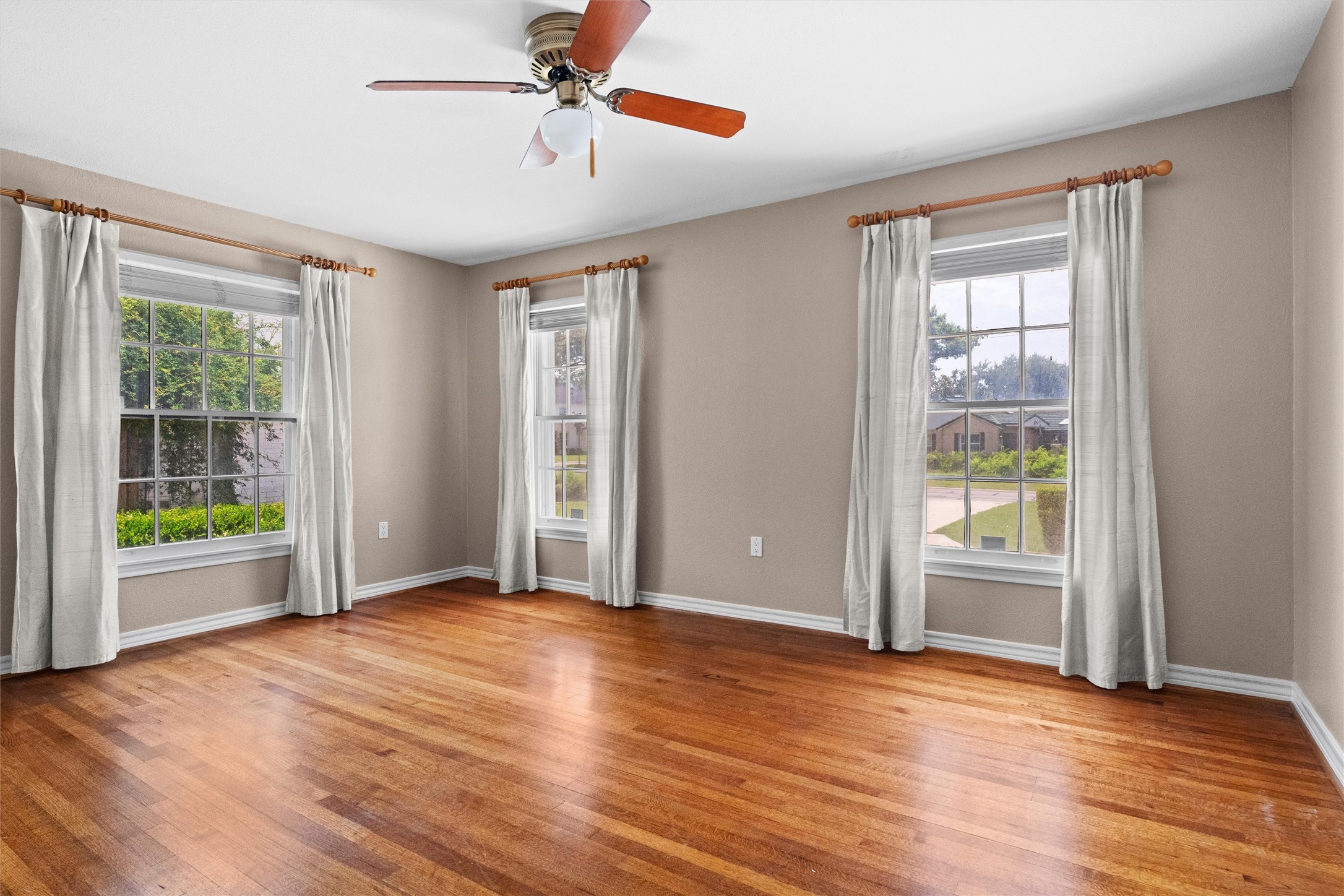 3744 Somerset Lane Fort Worth TX 76109
