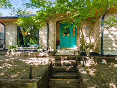823 Cherlynne Drive Cedar Hill TX 75104