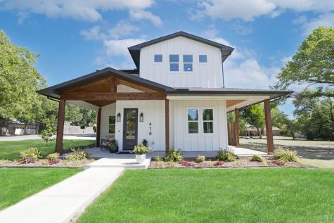 418 W 4th Street Justin TX 76247
