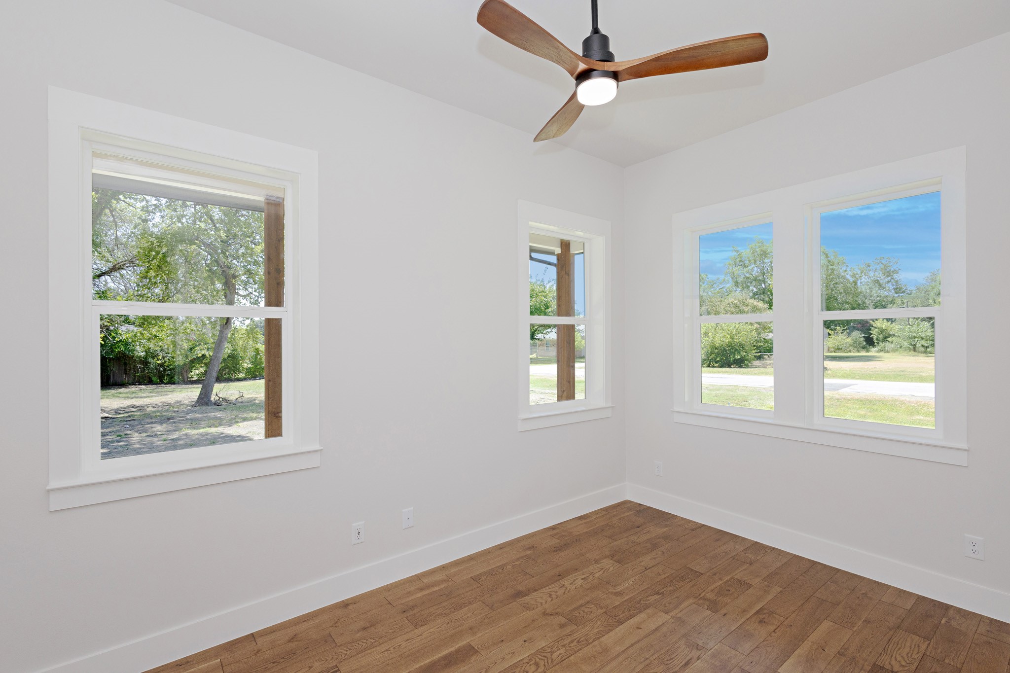 418 W 4th Street Justin TX 76247