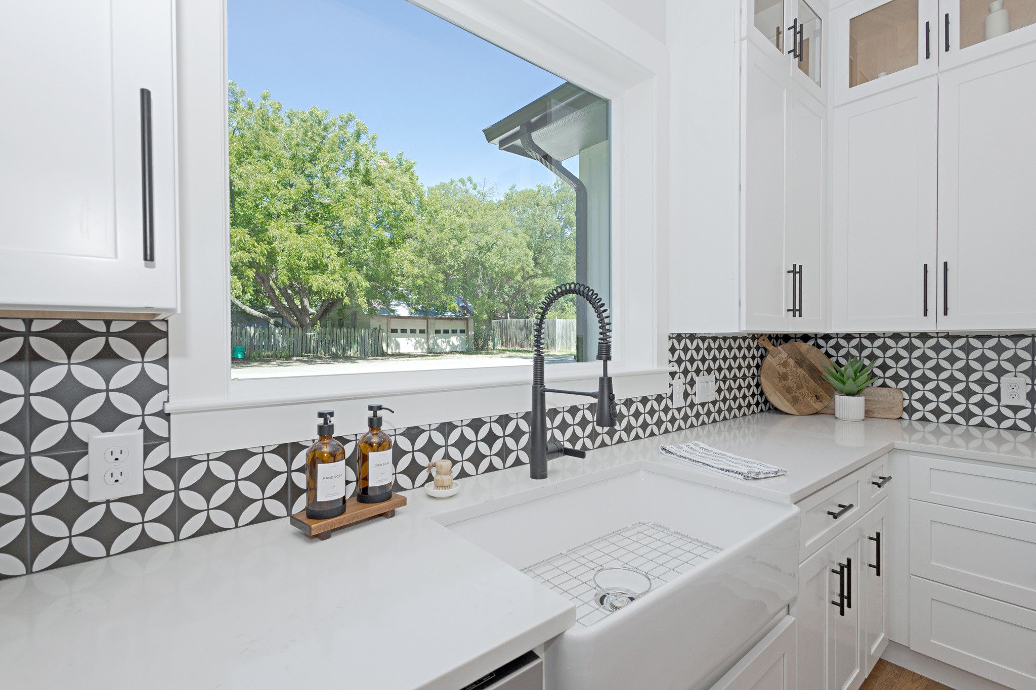 418 W 4th Street Justin TX 76247