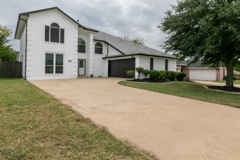 832 Parkside Drive Cedar Hill TX 75104