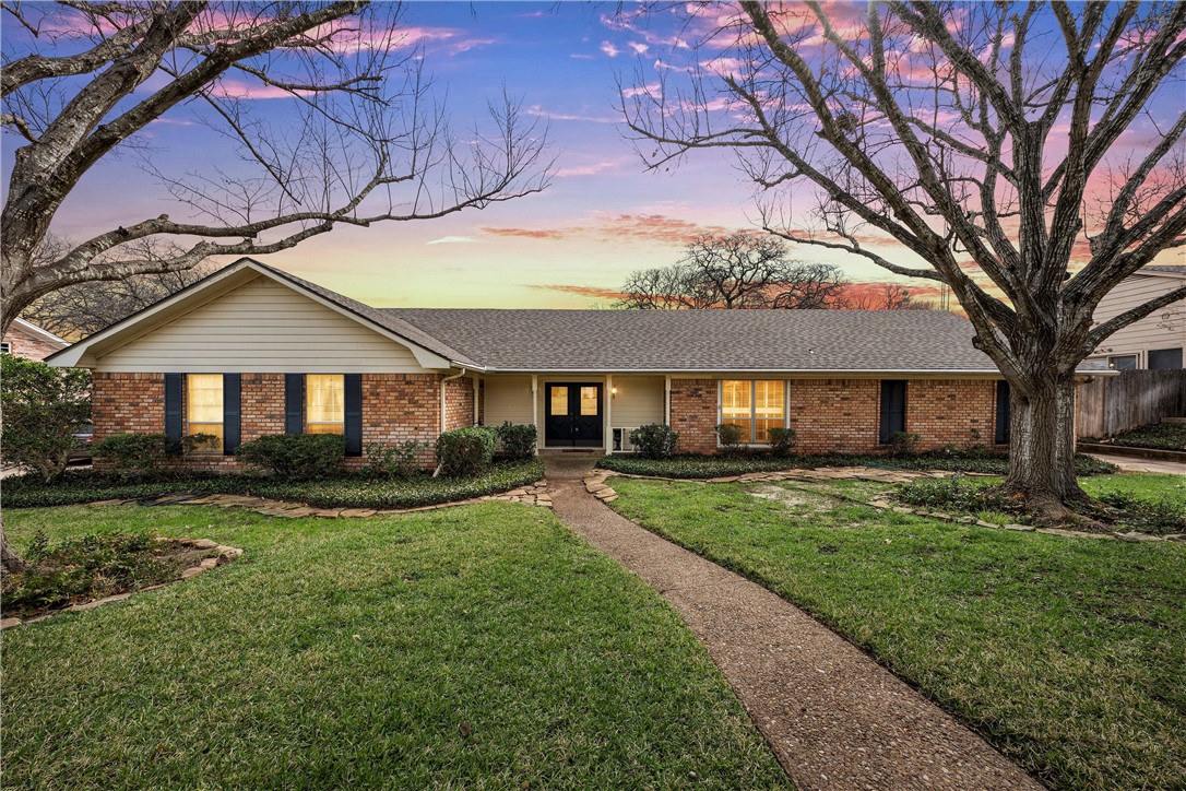 8210 Woodcreek Drive Woodway TX 76712