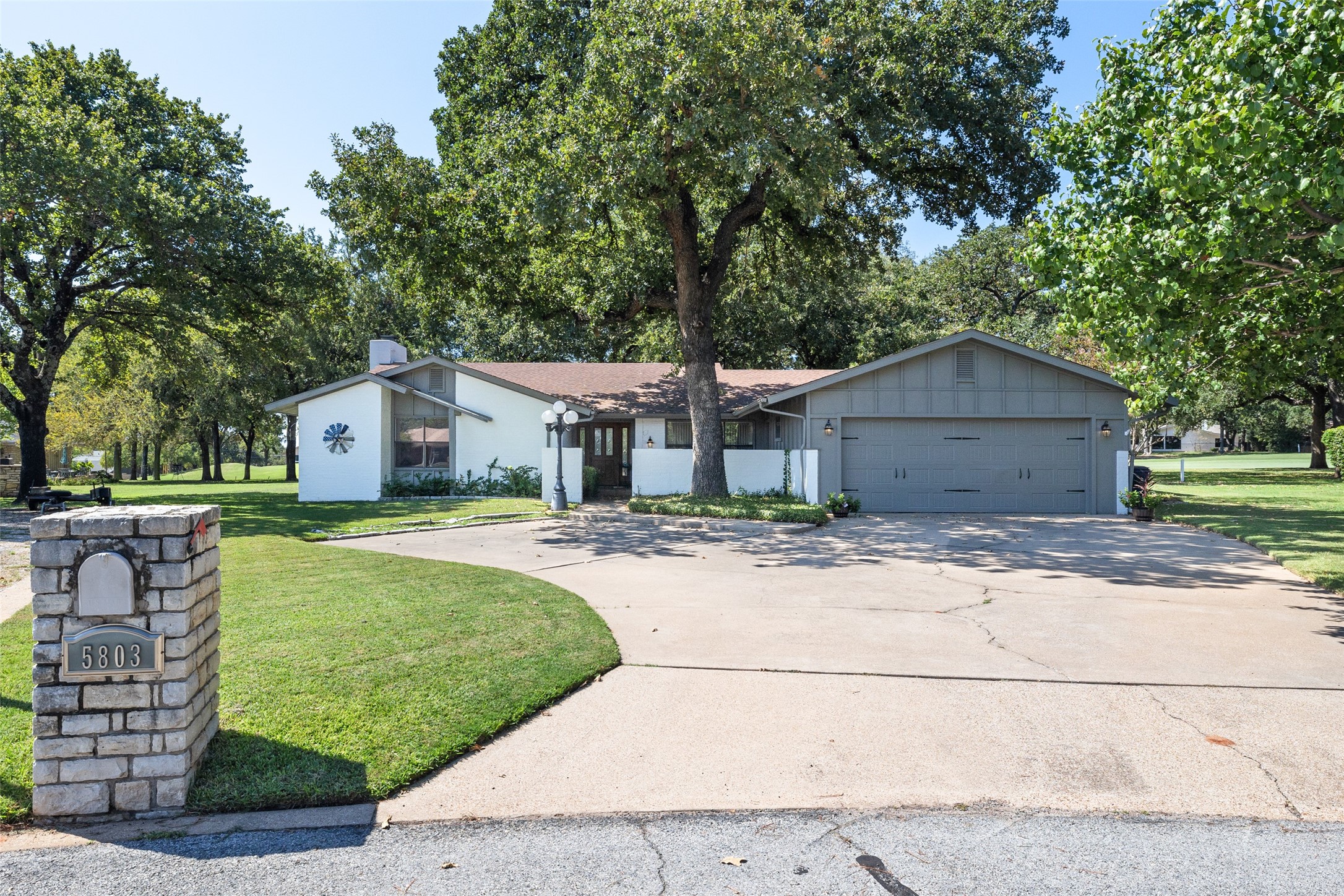 5803 Conejos Drive Granbury TX 76049