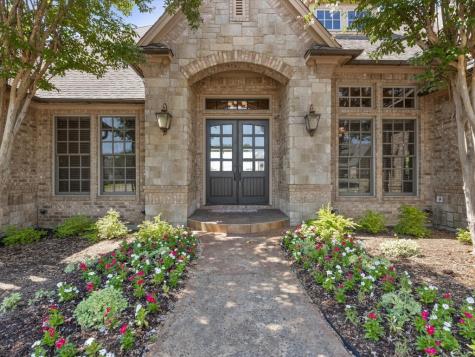 1210 Falcon Ridge Drive Kennedale TX 76060