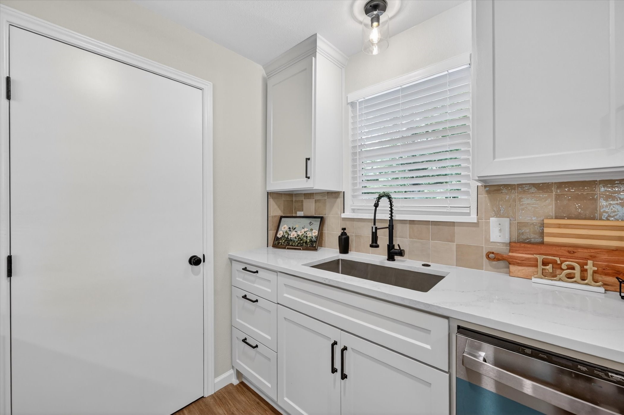 556 Hillery Street Burleson TX 76028