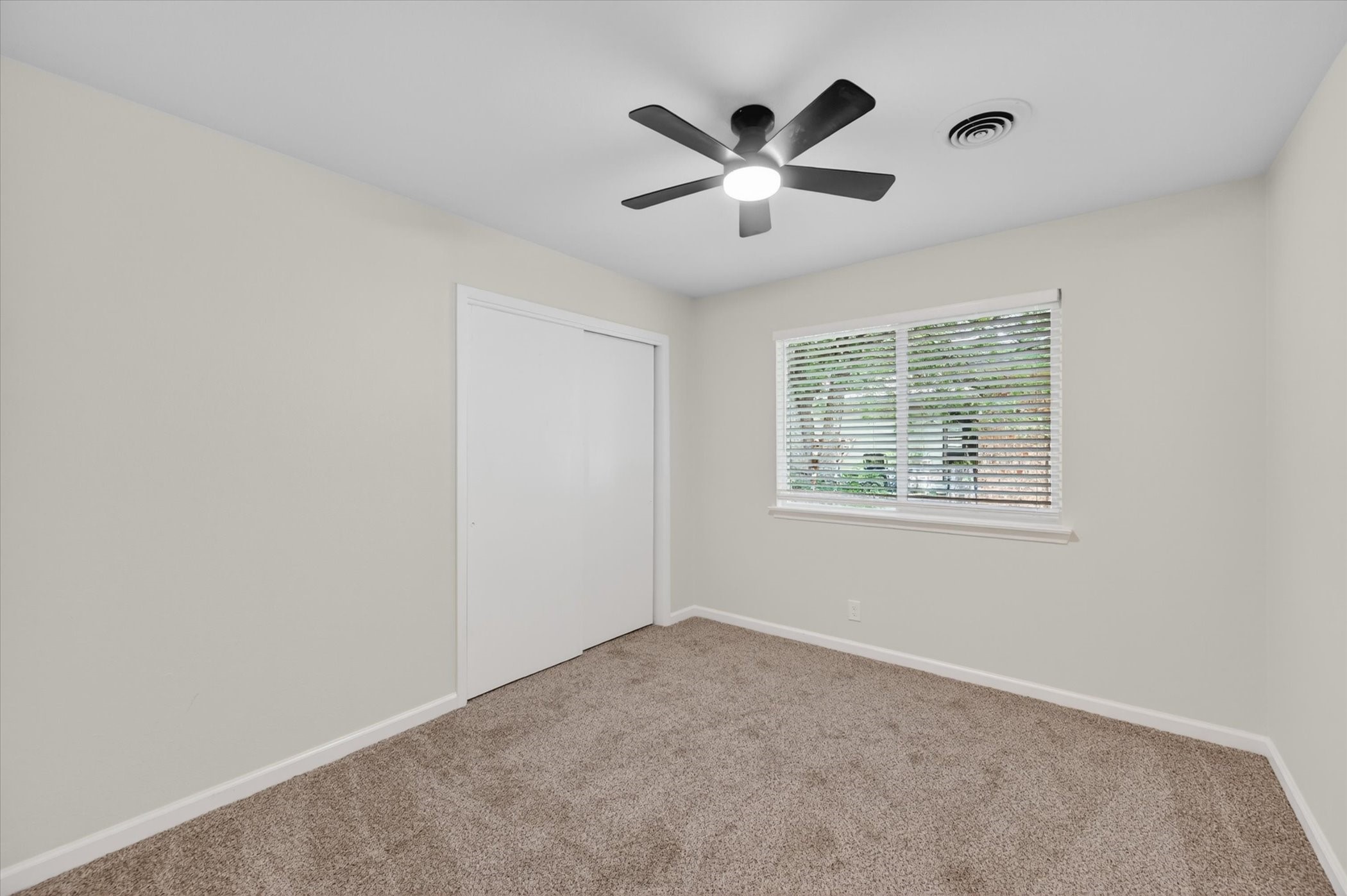 556 Hillery Street Burleson TX 76028