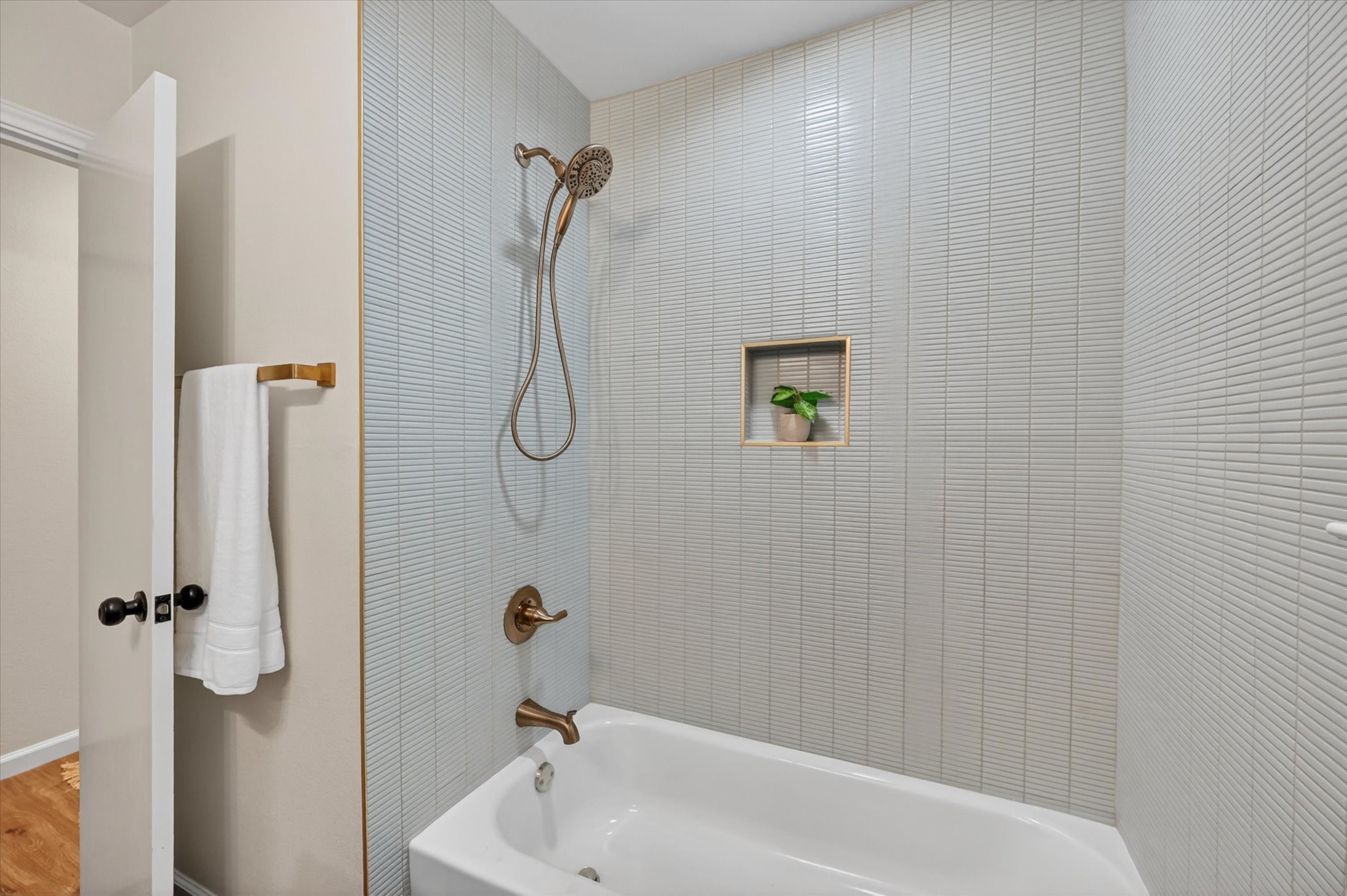 556 Hillery Street Burleson TX 76028