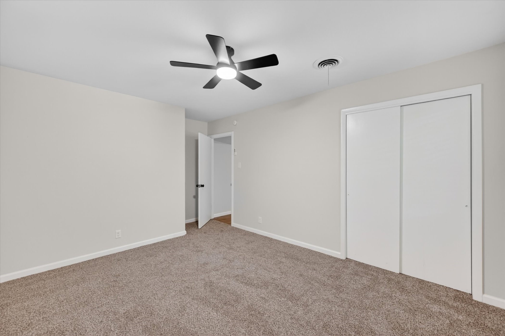 556 Hillery Street Burleson TX 76028