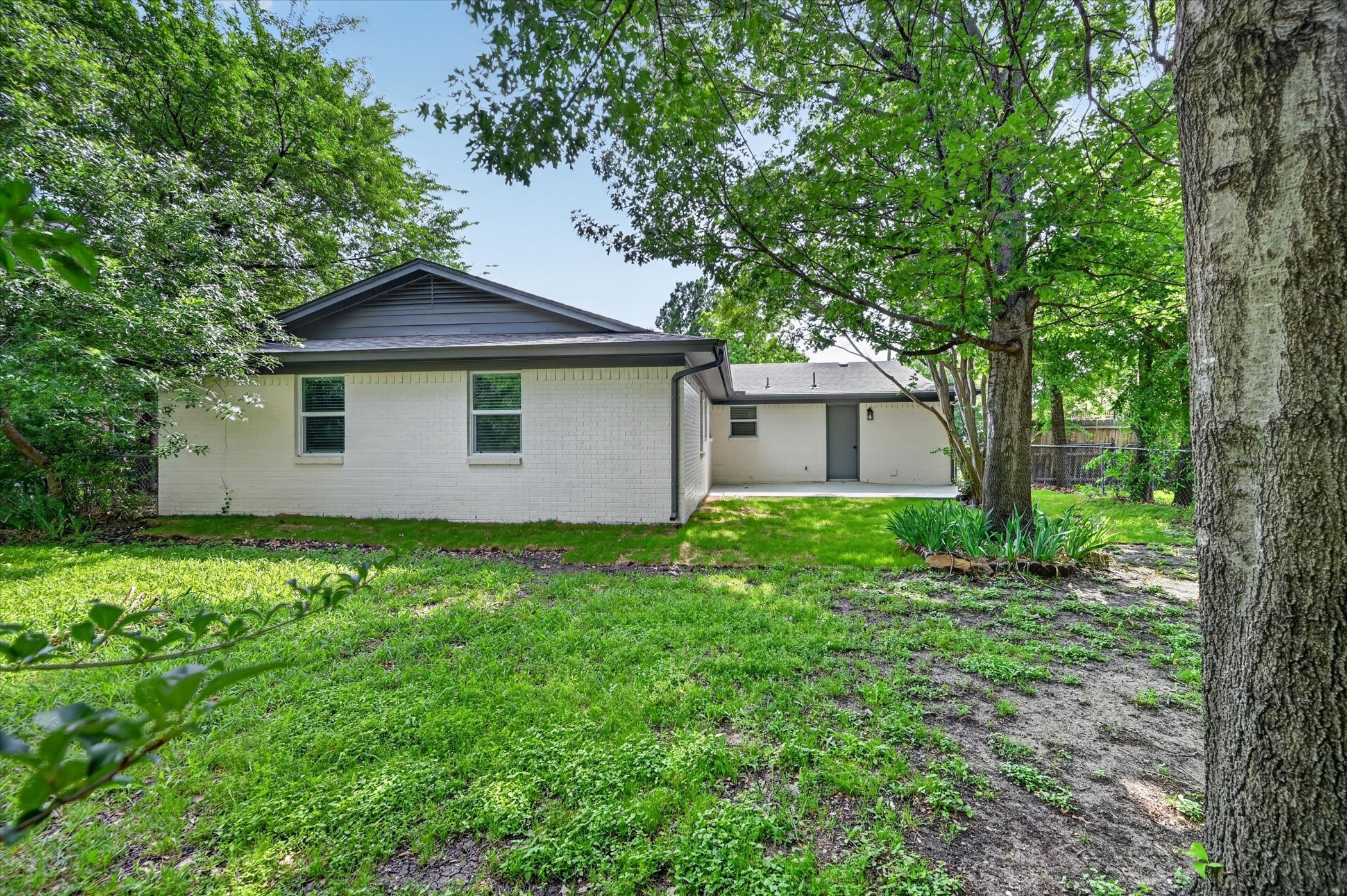 556 Hillery Street Burleson TX 76028