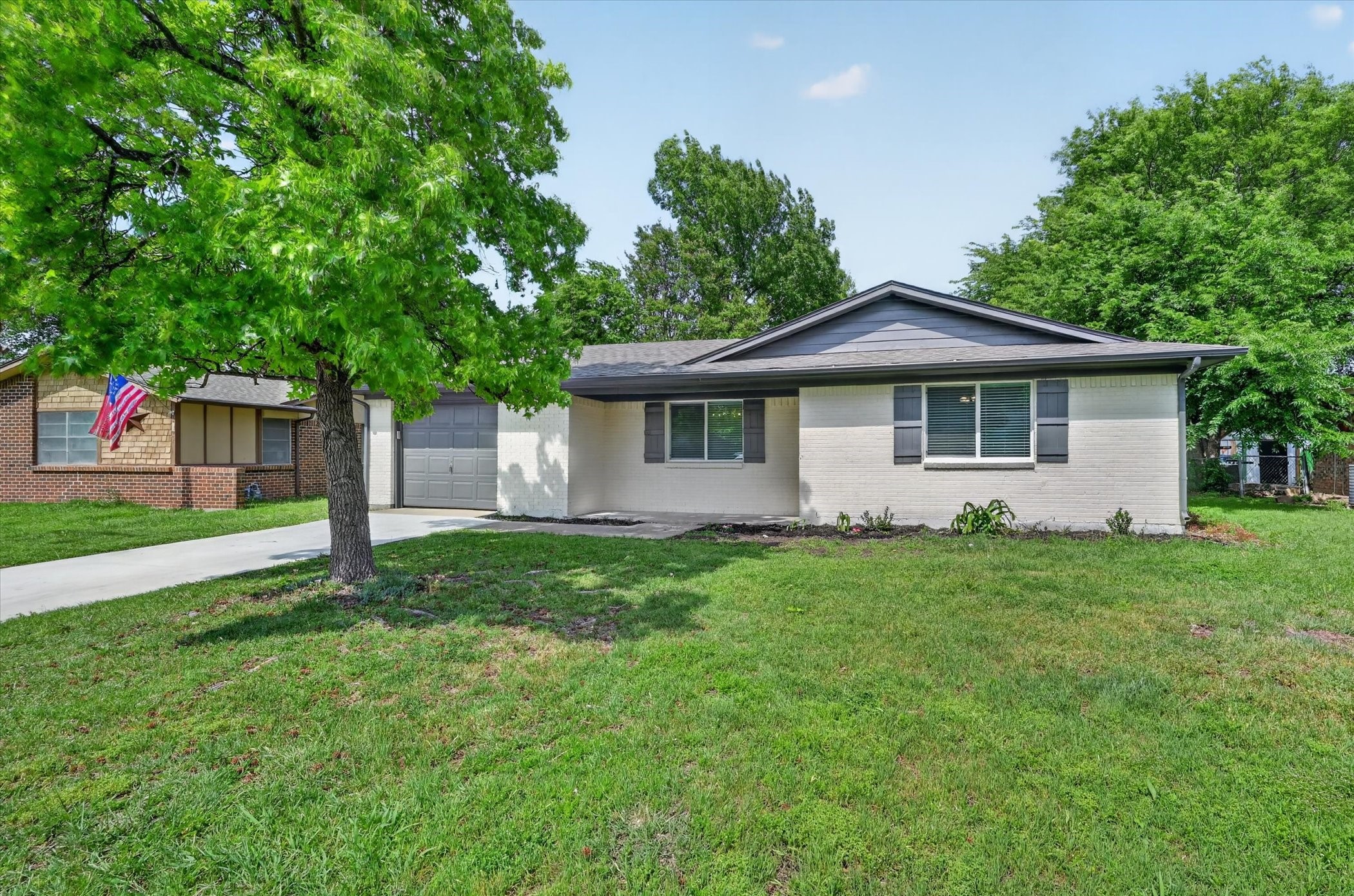 556 Hillery Street Burleson TX 76028