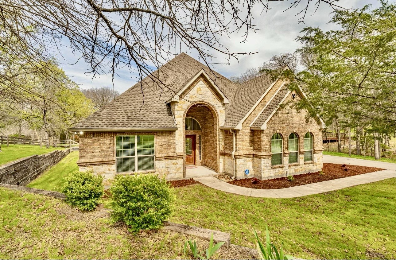 137 N Natural Spring Lane Azle TX 76020